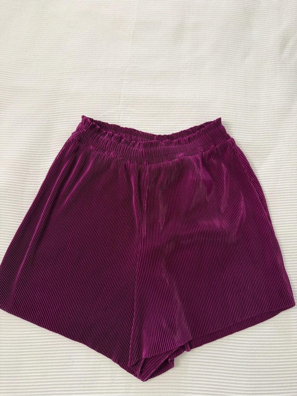 Zara Women's Pleated Magenta Shorts